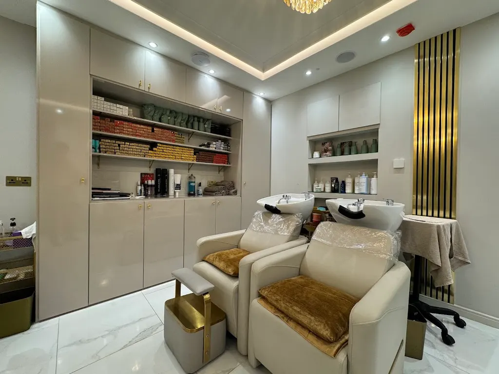 L.Y. Beauty | London Kensington — Nail salon in London